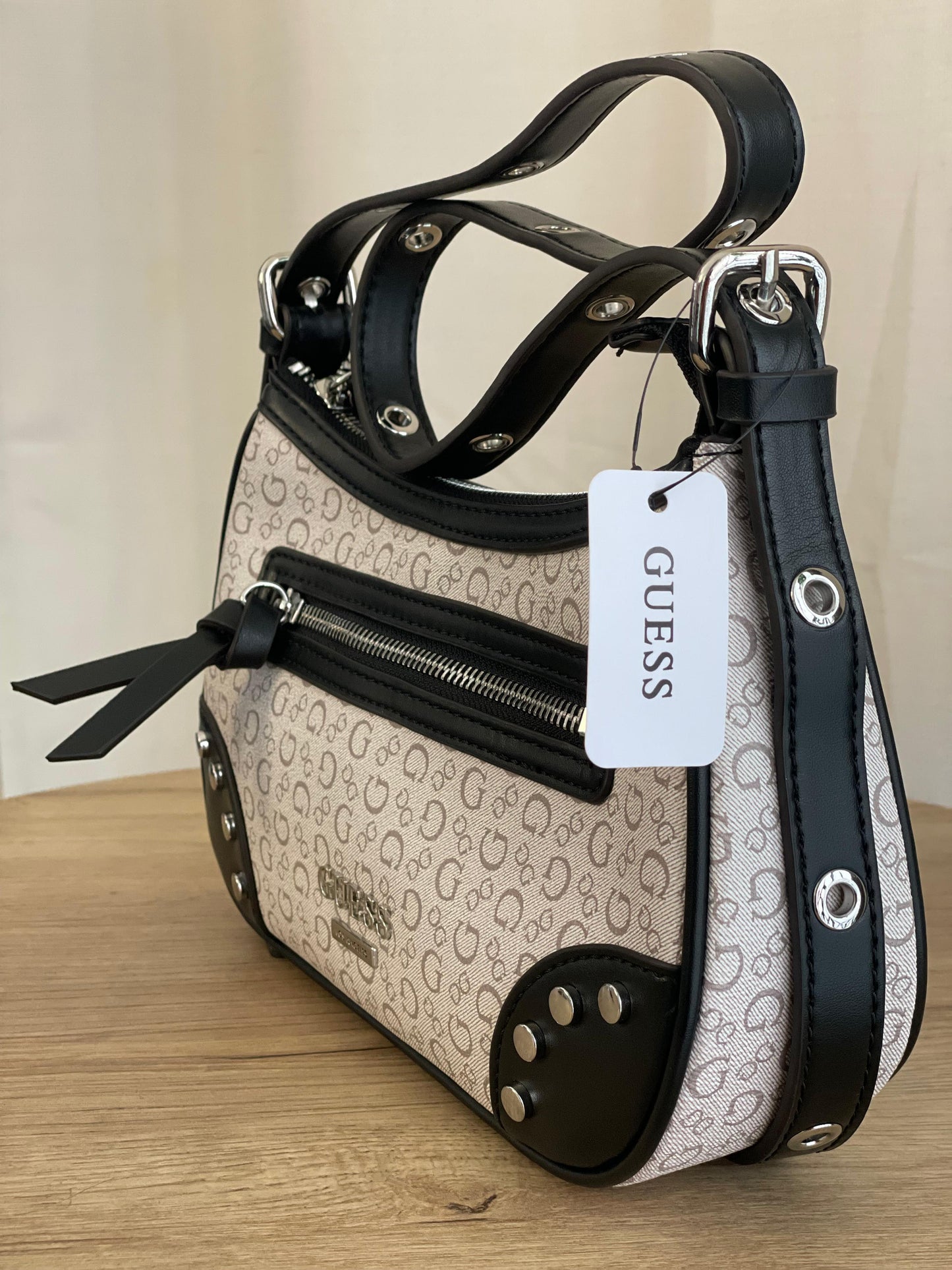 CARTERA GUESS - CREMA Y NEGRO