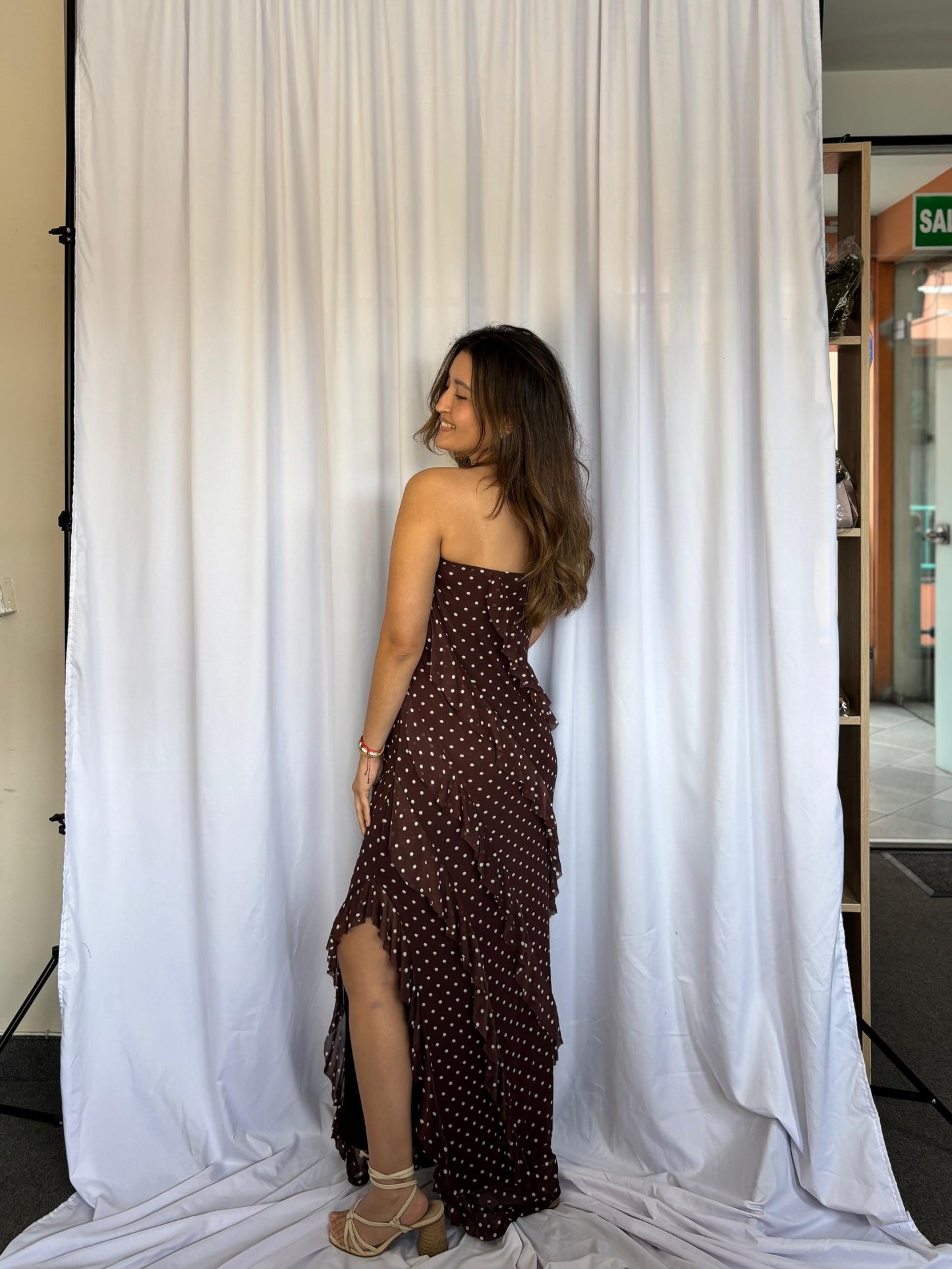 VESTIDO STRAPLESS SINCERELY JULES  LUNARES - MARRON