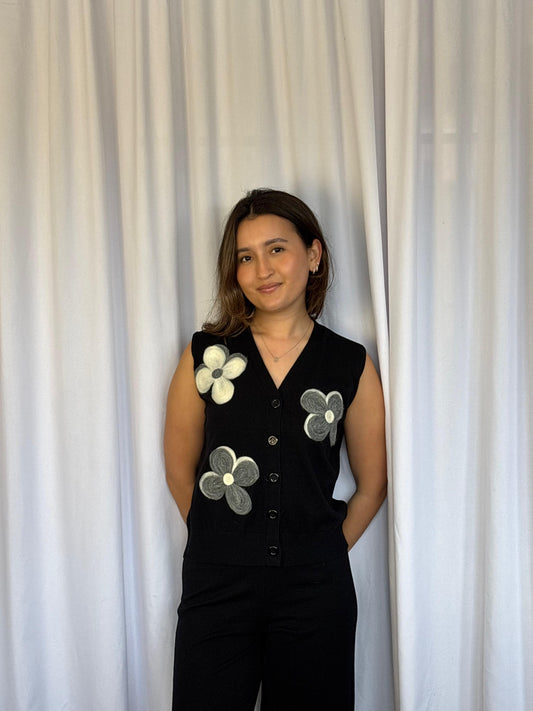 CONJUNTO TEJIDO SIONI FLORES - NEGRO